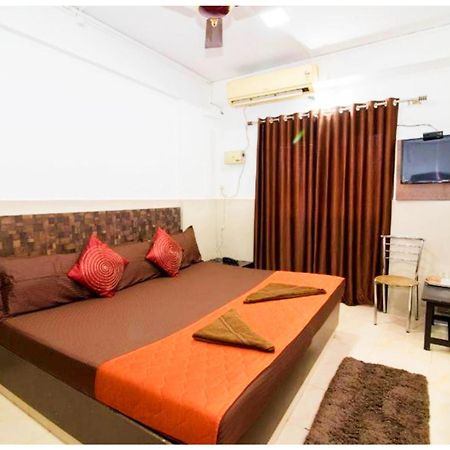 Hotel Premium Travellers # Inn Near Temple - Fully Air Conditioning Hotel - Hygiene And Spacious Room - A Top Rated Luxuary Hotel Merces المظهر الخارجي الصورة
