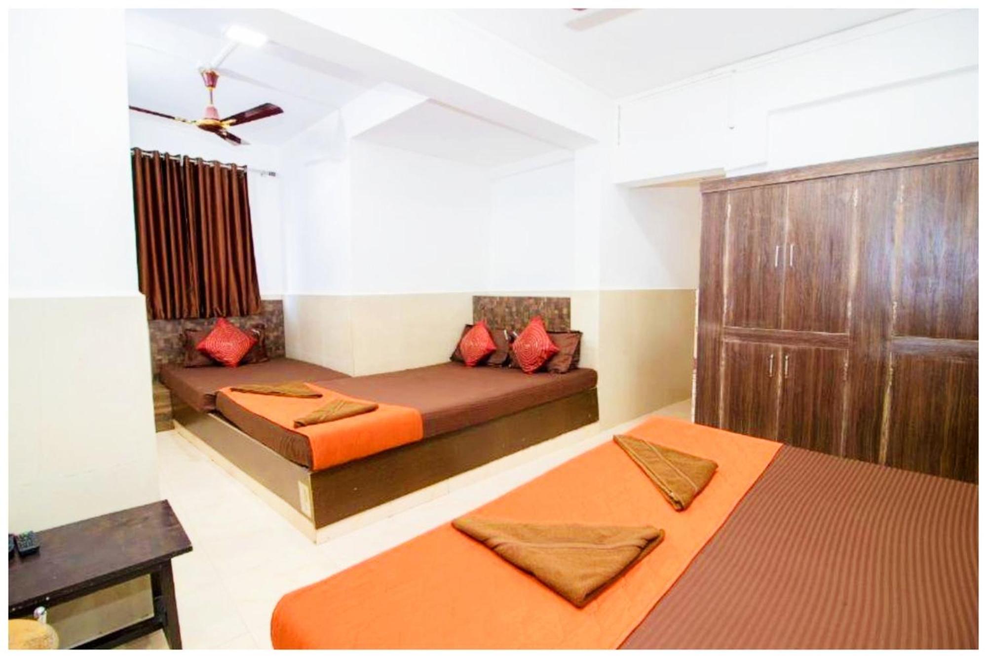 Hotel Premium Travellers # Inn Near Temple - Fully Air Conditioning Hotel - Hygiene And Spacious Room - A Top Rated Luxuary Hotel Merces المظهر الخارجي الصورة