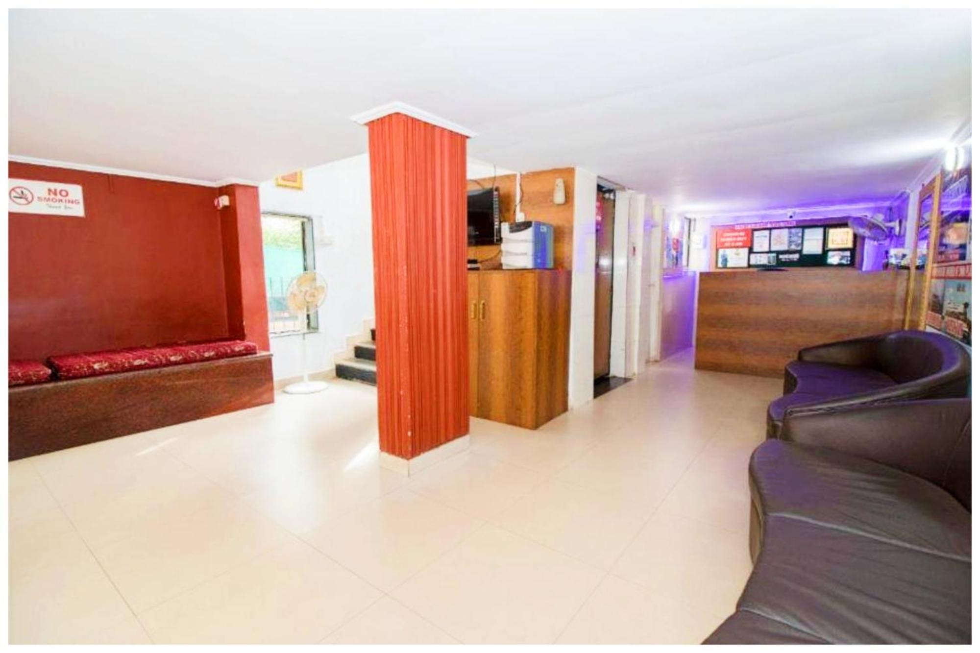 Hotel Premium Travellers # Inn Near Temple - Fully Air Conditioning Hotel - Hygiene And Spacious Room - A Top Rated Luxuary Hotel Merces المظهر الخارجي الصورة