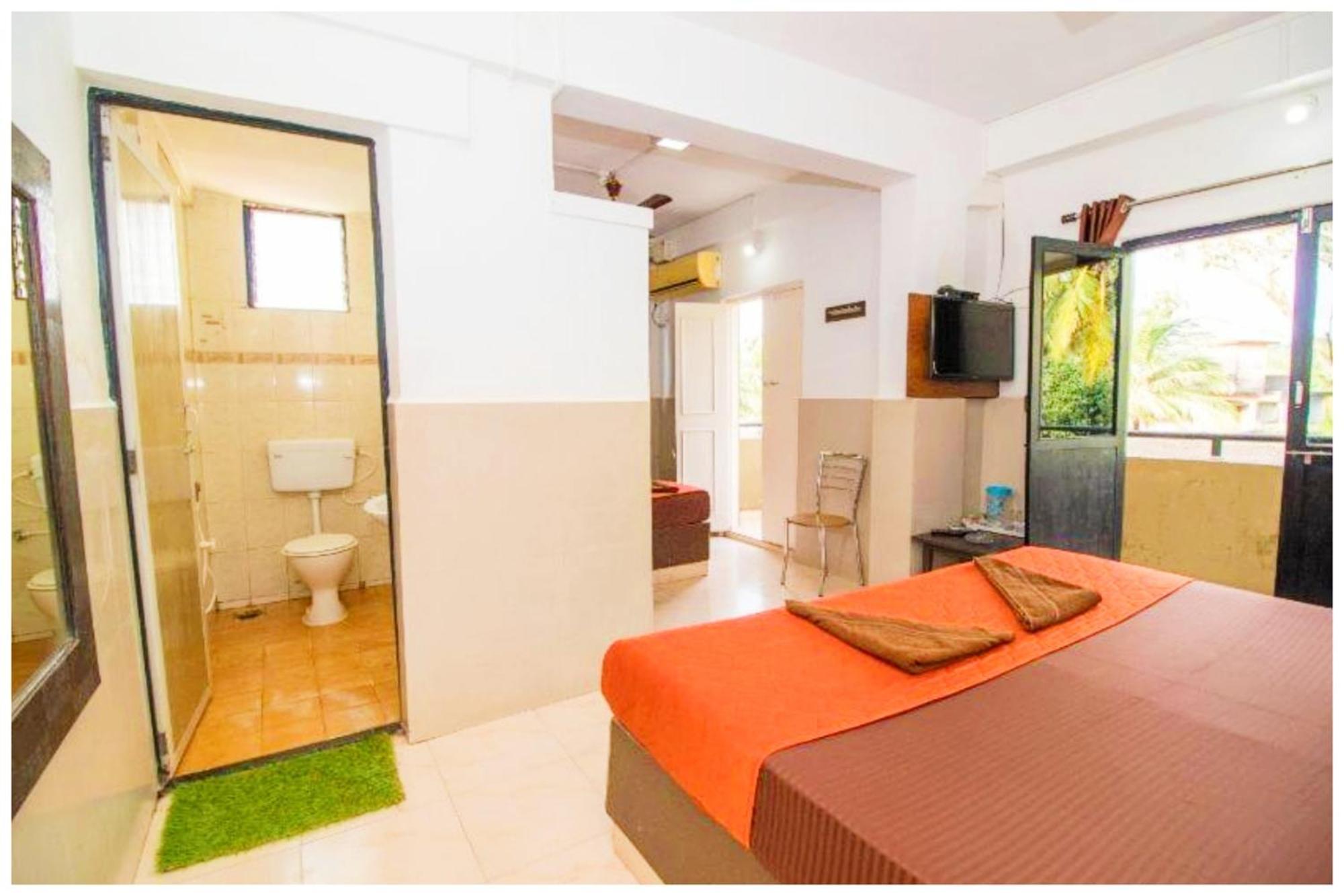 Hotel Premium Travellers # Inn Near Temple - Fully Air Conditioning Hotel - Hygiene And Spacious Room - A Top Rated Luxuary Hotel Merces المظهر الخارجي الصورة