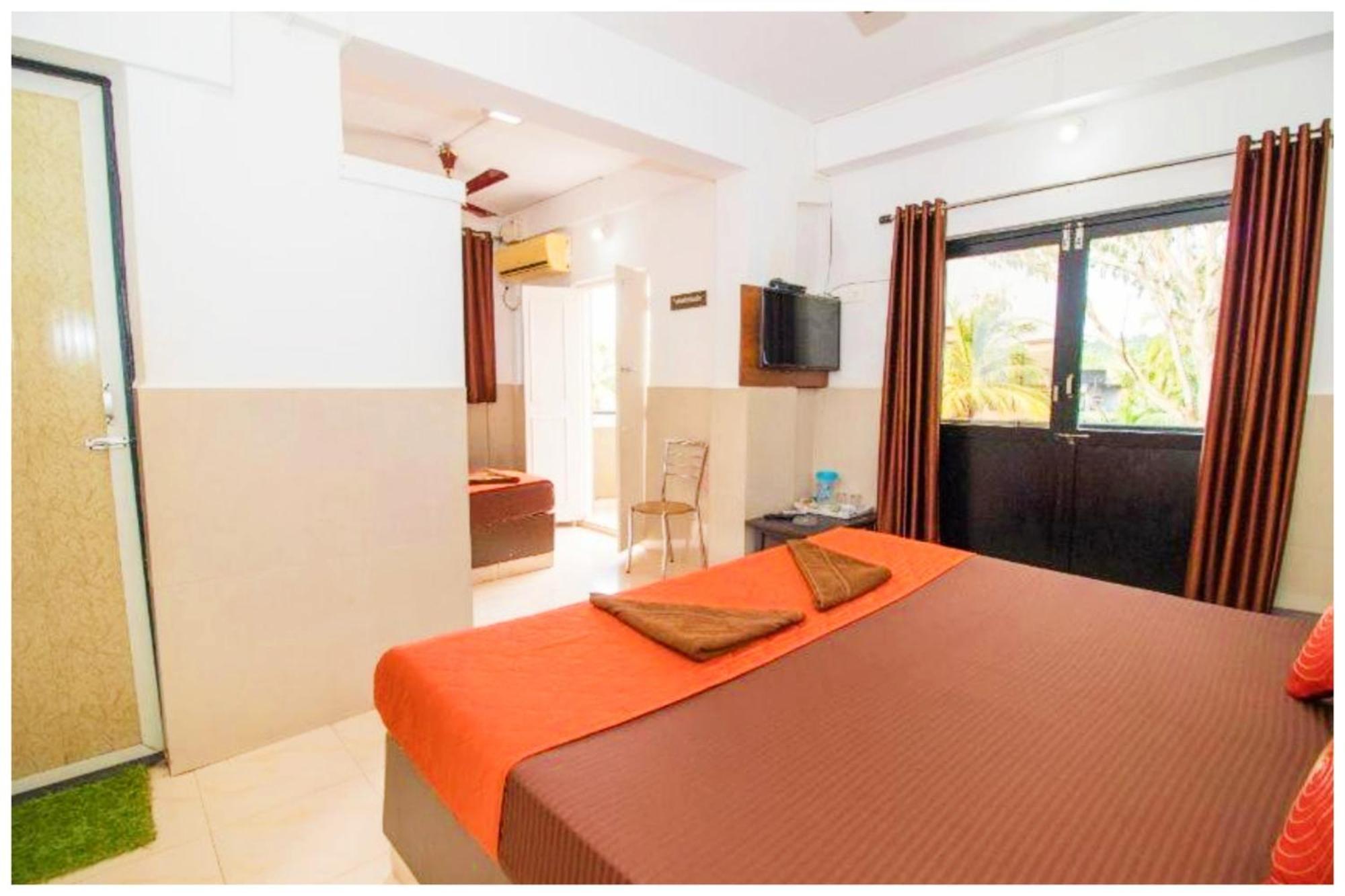 Hotel Premium Travellers # Inn Near Temple - Fully Air Conditioning Hotel - Hygiene And Spacious Room - A Top Rated Luxuary Hotel Merces المظهر الخارجي الصورة