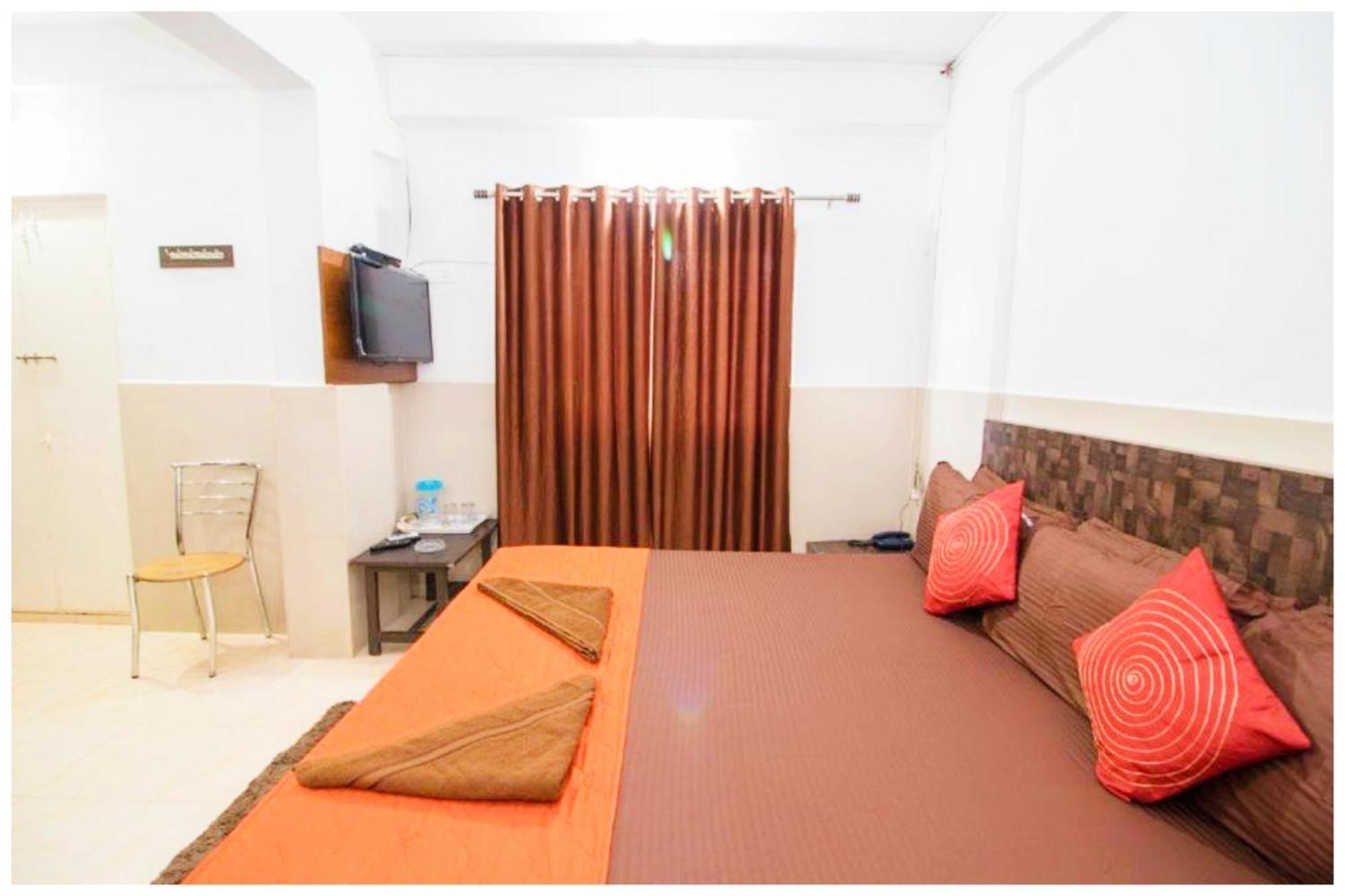 Hotel Premium Travellers # Inn Near Temple - Fully Air Conditioning Hotel - Hygiene And Spacious Room - A Top Rated Luxuary Hotel Merces المظهر الخارجي الصورة
