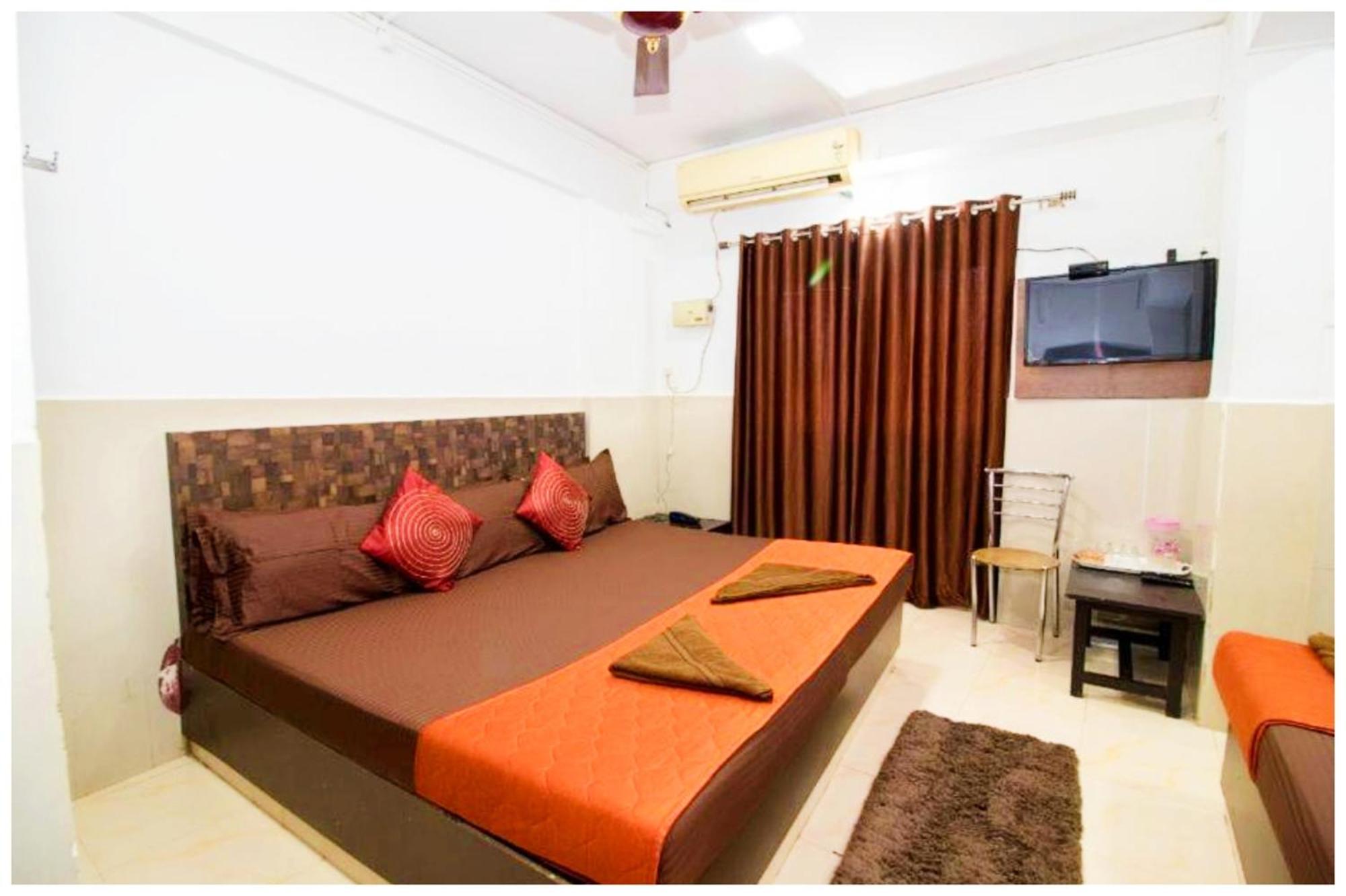 Hotel Premium Travellers # Inn Near Temple - Fully Air Conditioning Hotel - Hygiene And Spacious Room - A Top Rated Luxuary Hotel Merces المظهر الخارجي الصورة