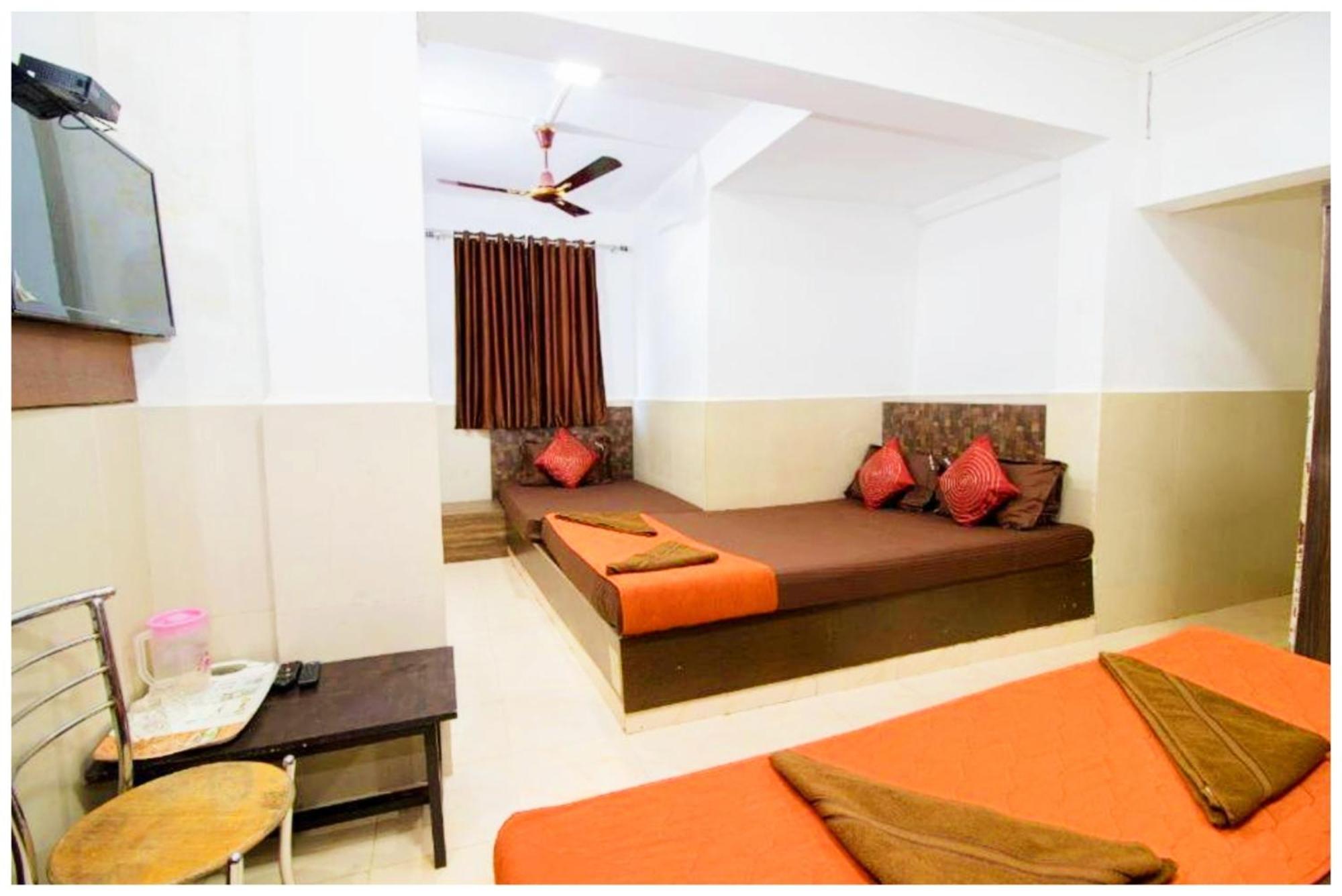 Hotel Premium Travellers # Inn Near Temple - Fully Air Conditioning Hotel - Hygiene And Spacious Room - A Top Rated Luxuary Hotel Merces المظهر الخارجي الصورة